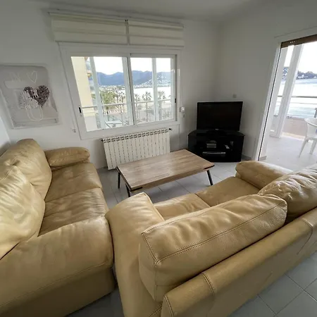 Front De 23 Apartamento