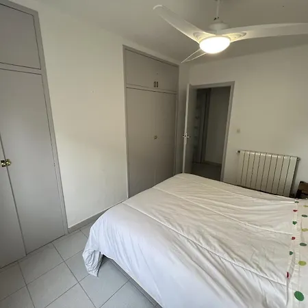 Front De 23 Apartament *