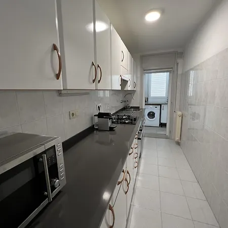 Apartament Front De 23 *