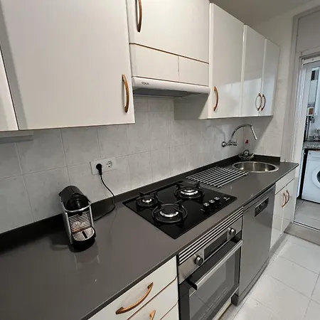Front De 23 Apartament Roses