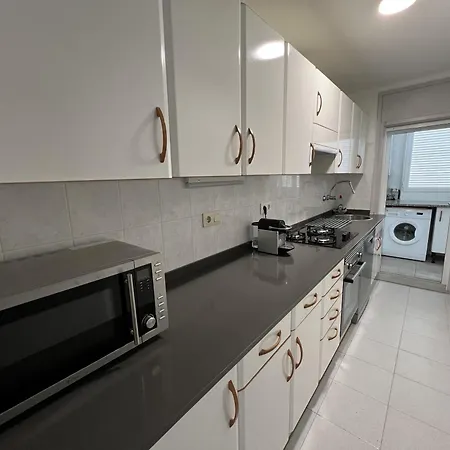 Apartament Front De 23 Roses